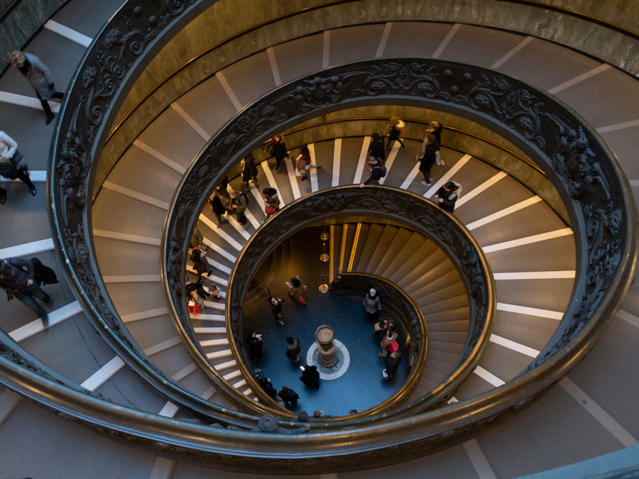escalier en spiral sous exposé